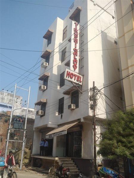 Townhouse 1182 Hotel Tirupati Galaxy Kanpur Extérieur photo