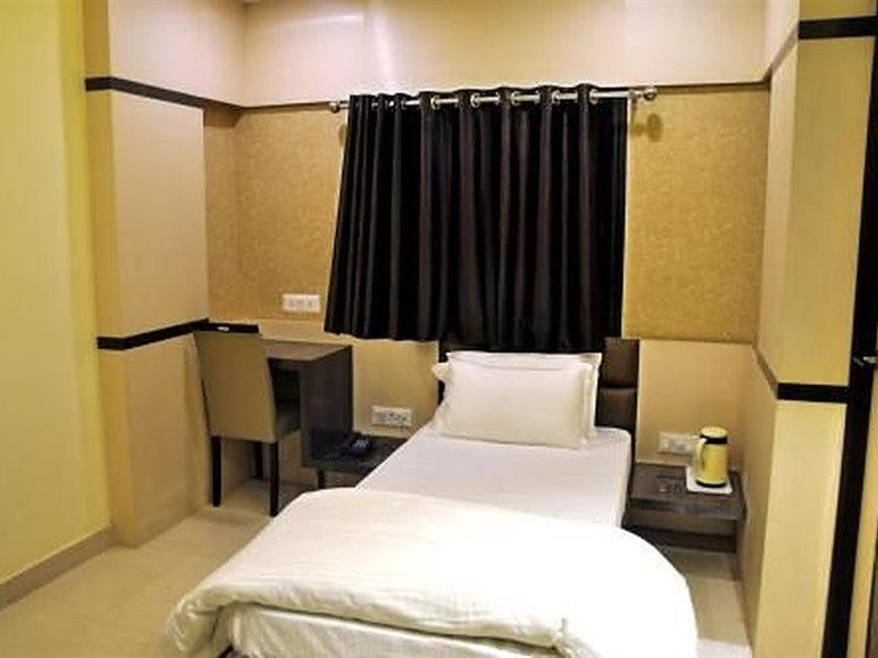 Townhouse 1182 Hotel Tirupati Galaxy Kanpur Extérieur photo