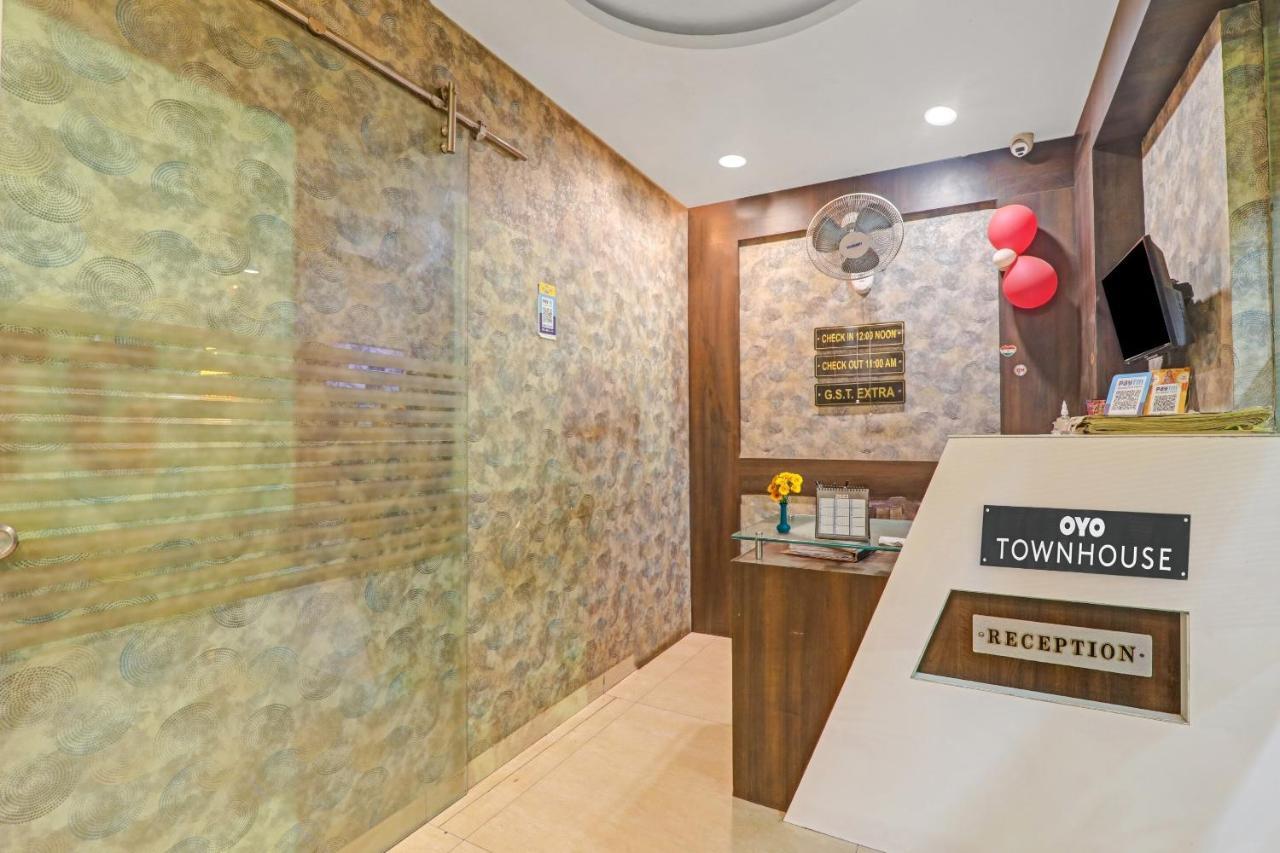 Townhouse 1182 Hotel Tirupati Galaxy Kanpur Extérieur photo