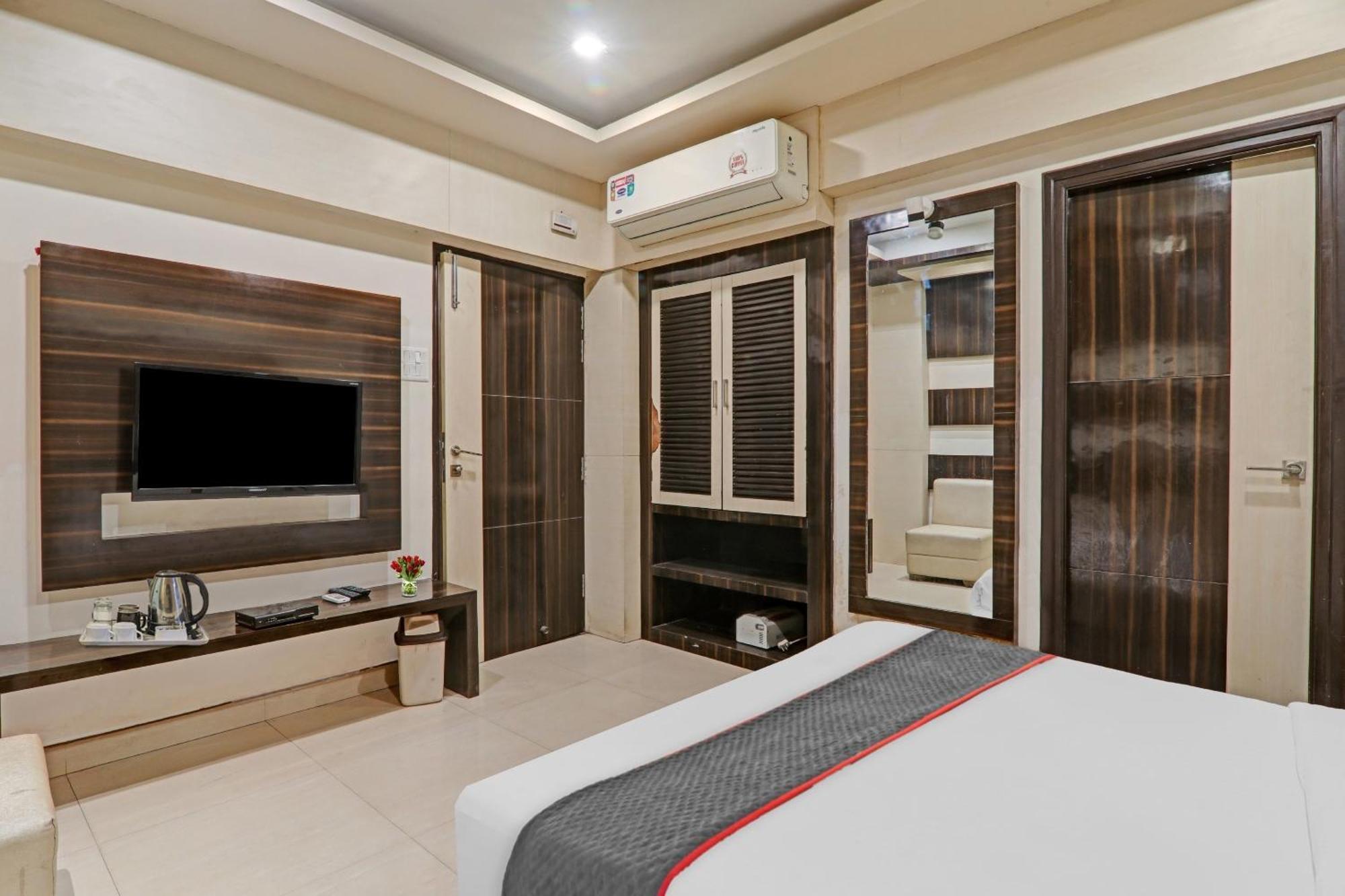 Townhouse 1182 Hotel Tirupati Galaxy Kanpur Extérieur photo
