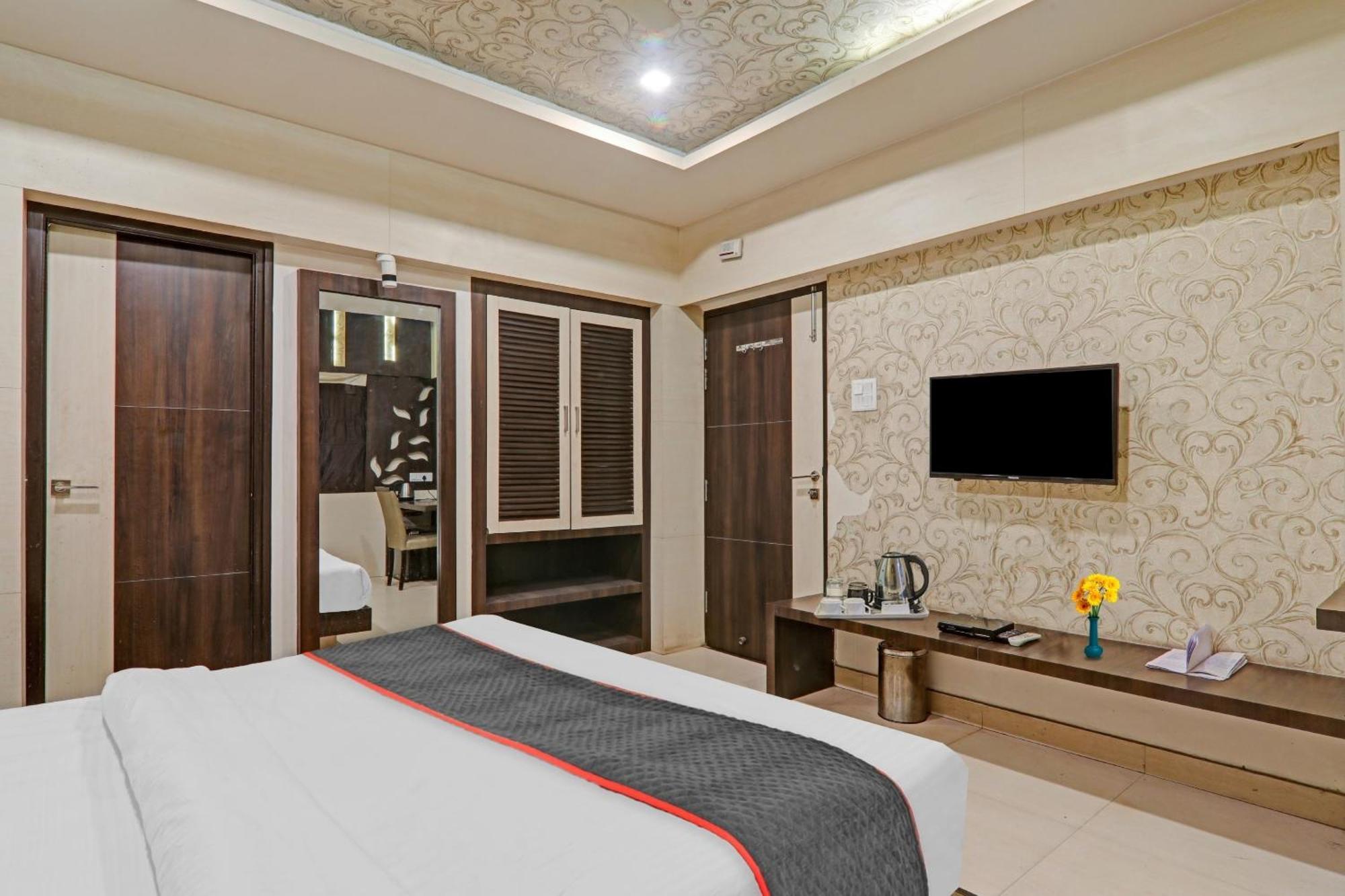 Townhouse 1182 Hotel Tirupati Galaxy Kanpur Extérieur photo