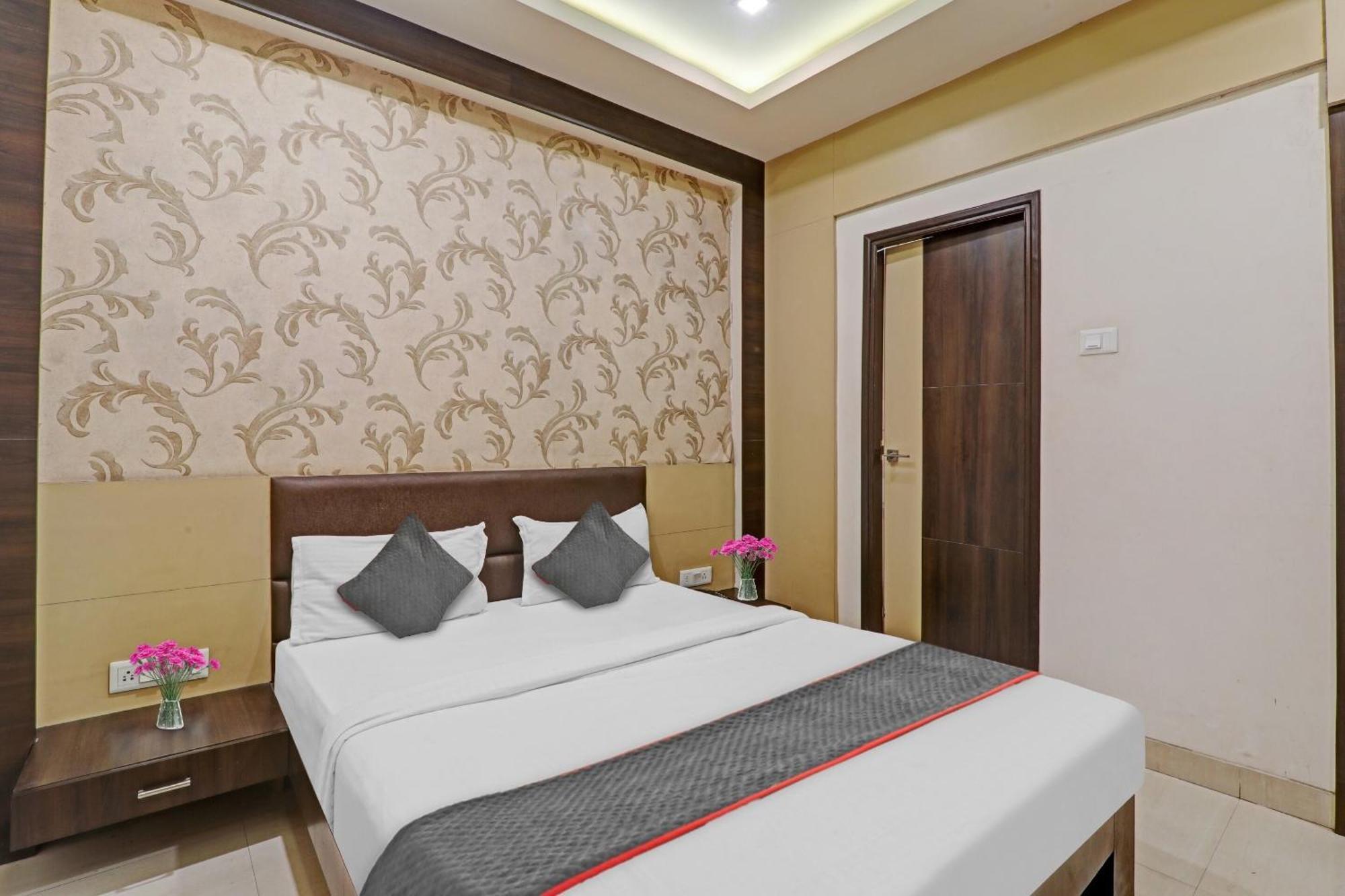 Townhouse 1182 Hotel Tirupati Galaxy Kanpur Extérieur photo