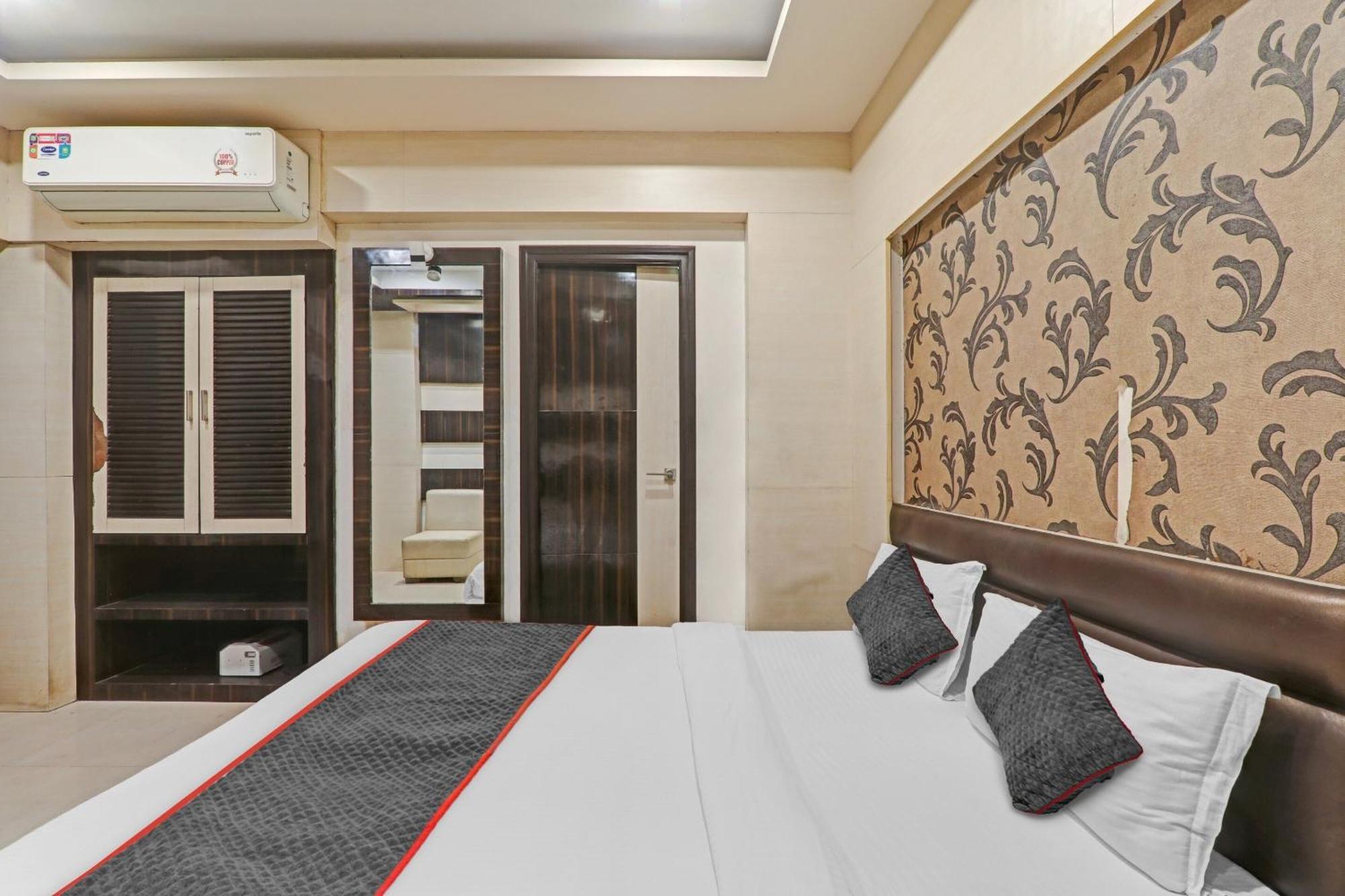 Townhouse 1182 Hotel Tirupati Galaxy Kanpur Extérieur photo